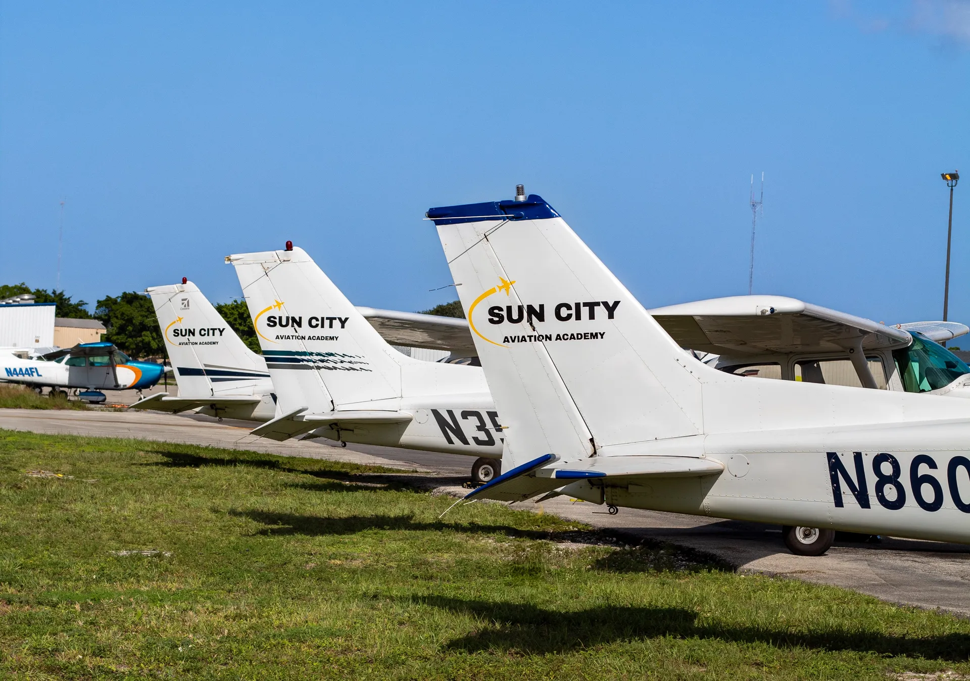 sun city aviation academy private pilot student viewed from the back seat of a cessna airplane