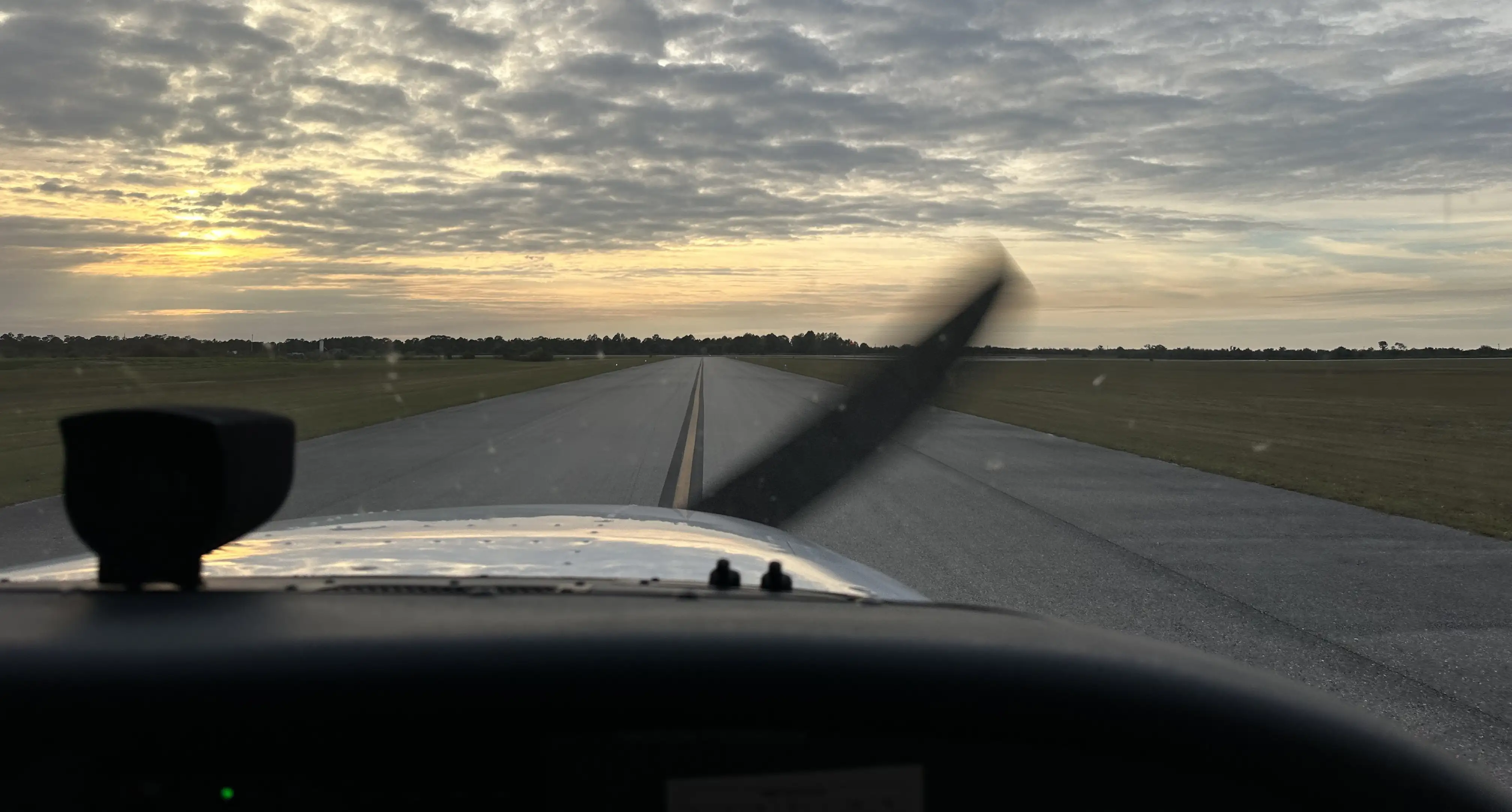 sun city aviation academy airline plane landing view from below